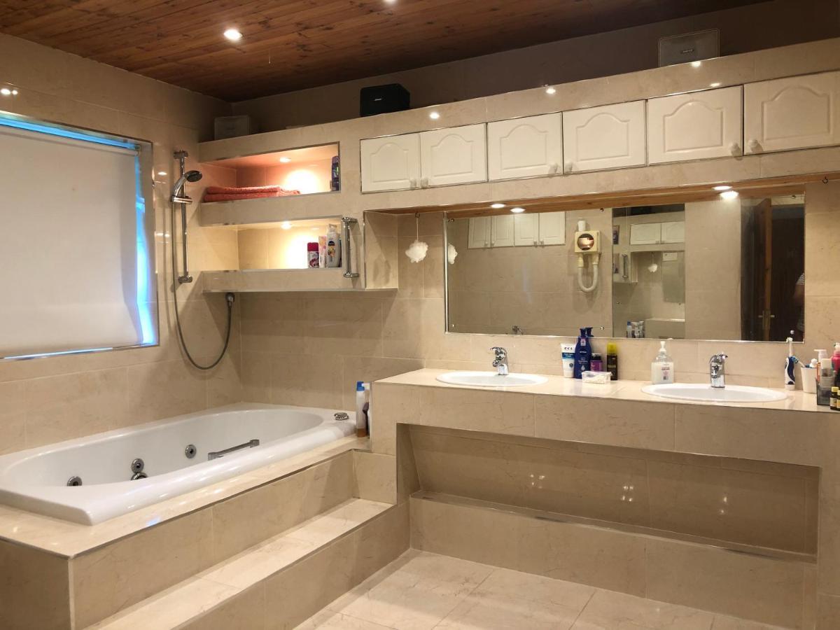 برايْ Sidmonton B&B المظهر الخارجي الصورة