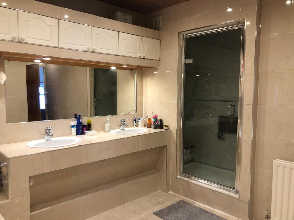برايْ Sidmonton B&B المظهر الخارجي الصورة